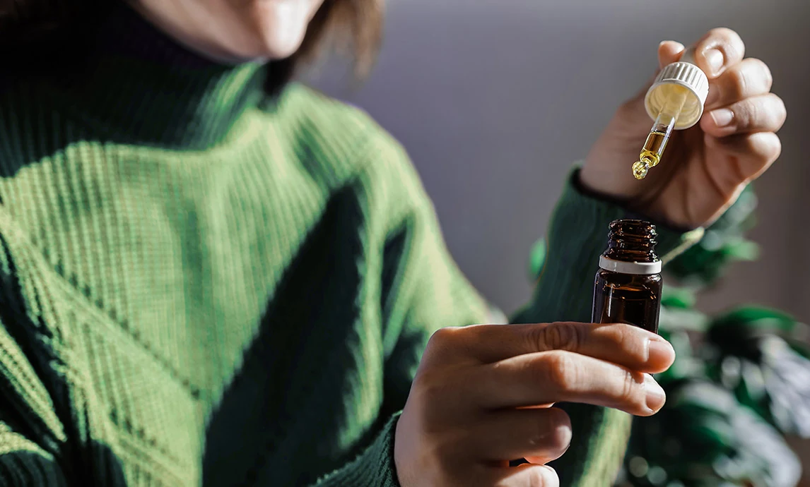 A natural therapist with therapy oil